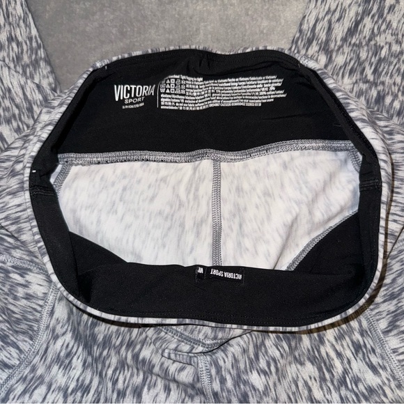 Gymshark and Victoria’s Secret Victoria Sport Total Knockout Leggings Size Small - Picture 14 of 15
